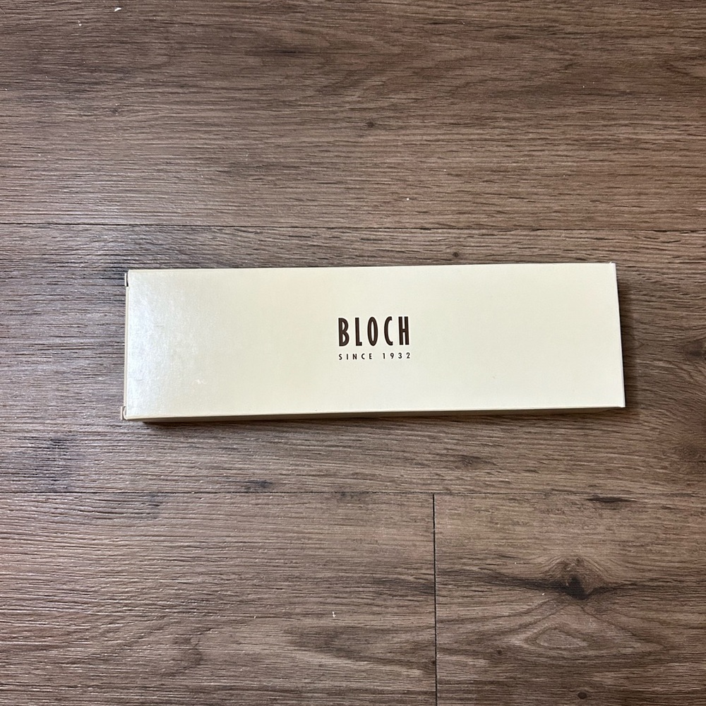 Bloch Childrens Dansoft Leather Ballet Shoes Width B - Picture 9 of 9